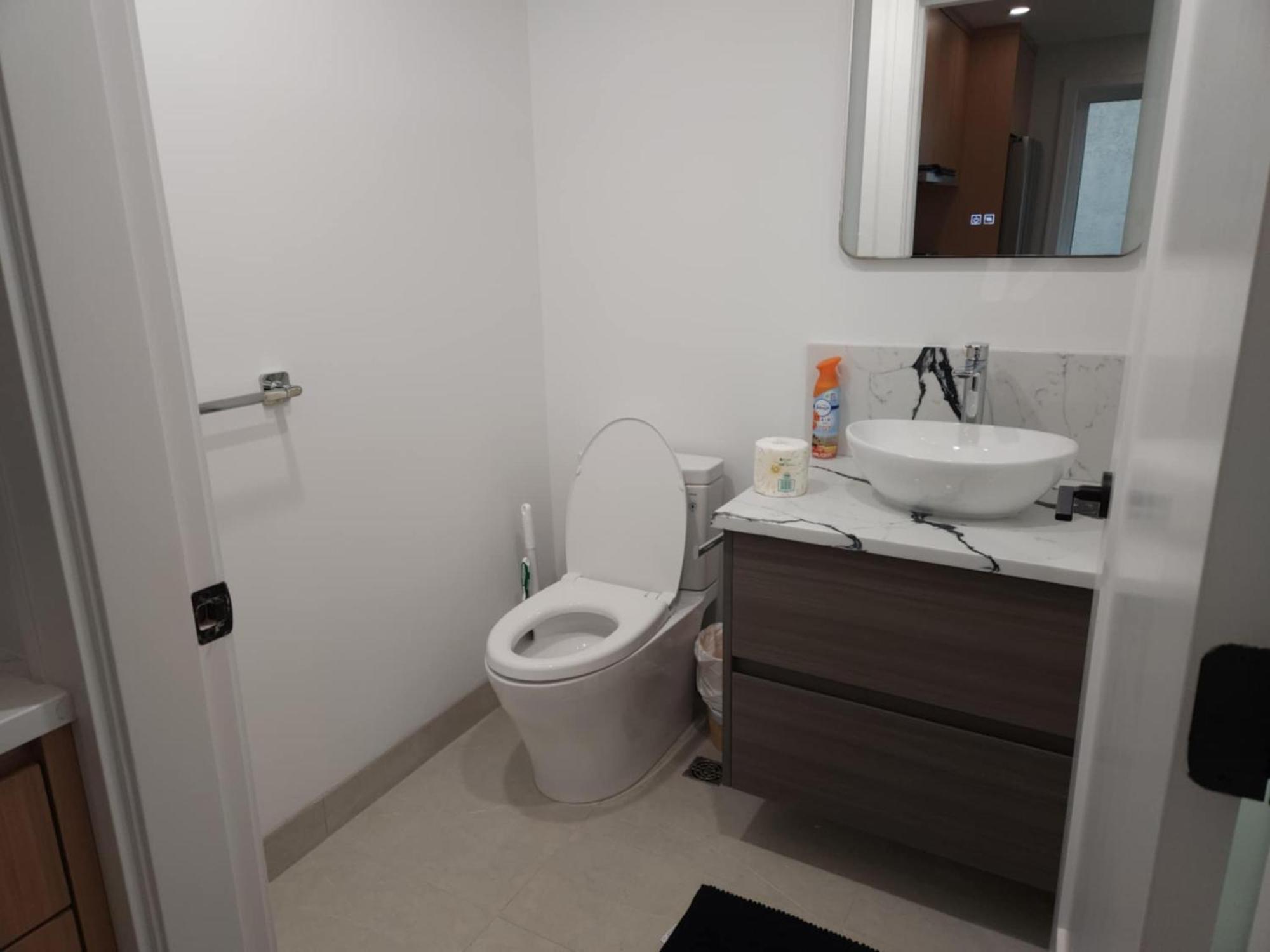 Signature Luxe Top-Floor Townhouse 2Br, 3Ba With Stunning Views 밴쿠버 외부 사진