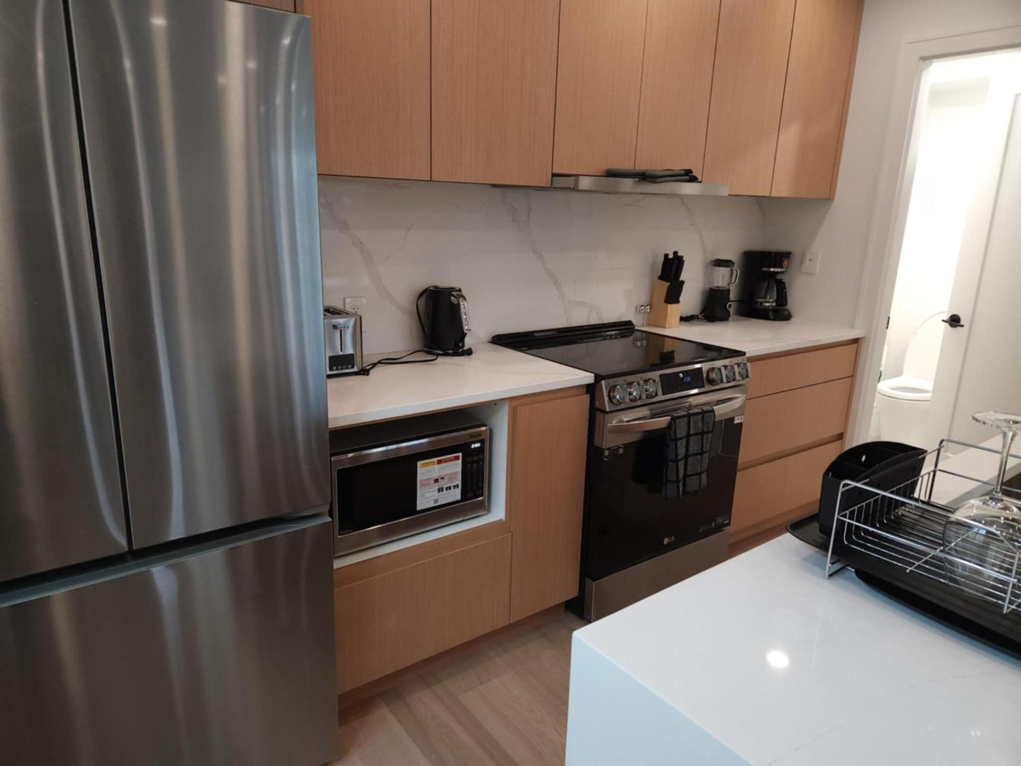 Signature Luxe Top-Floor Townhouse 2Br, 3Ba With Stunning Views 밴쿠버 외부 사진